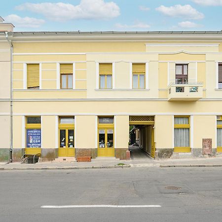 Central Park Apartments Oradea Exterior photo